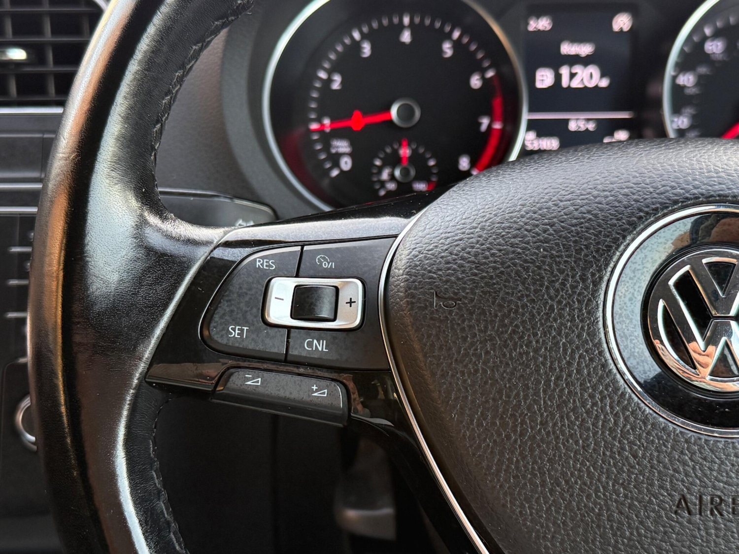 Used Volkswagen Polo 2016 for sale - 76935979: Photo 27