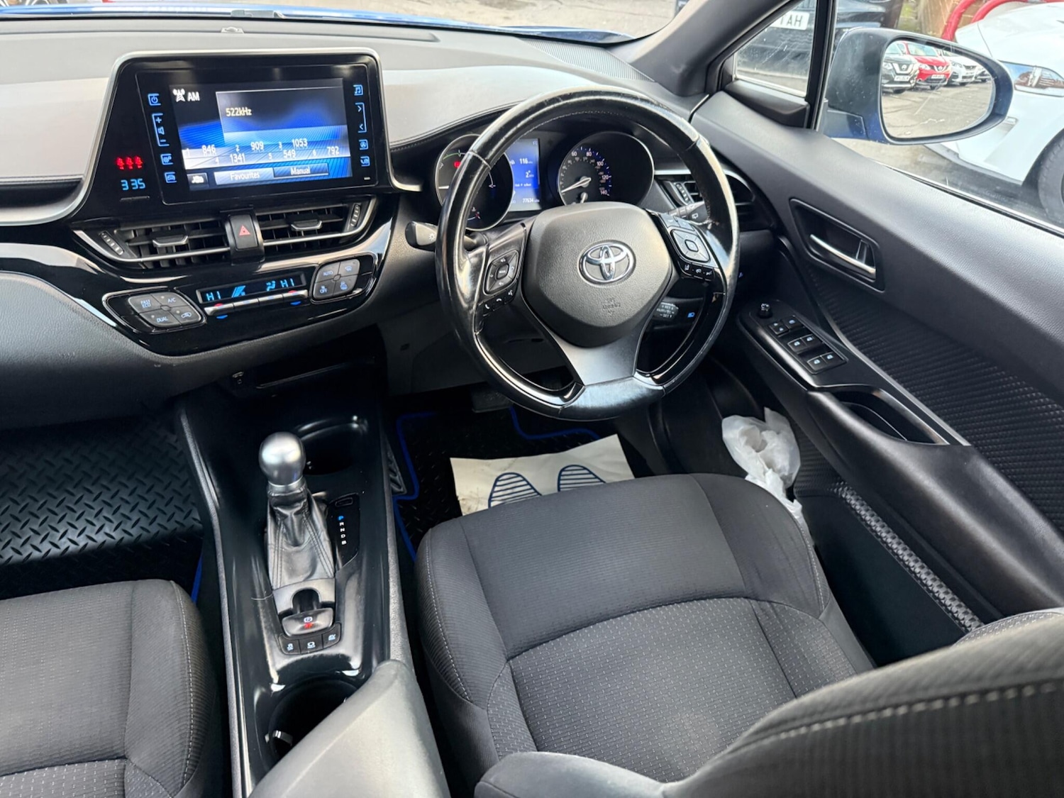 Used Toyota C-HR 2017 for sale - 76714875: Photo 11