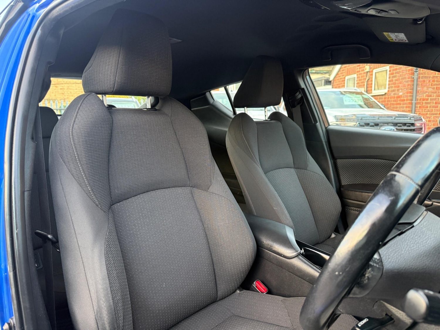 Used Toyota C-HR 2017 for sale - 76714875: Photo 14