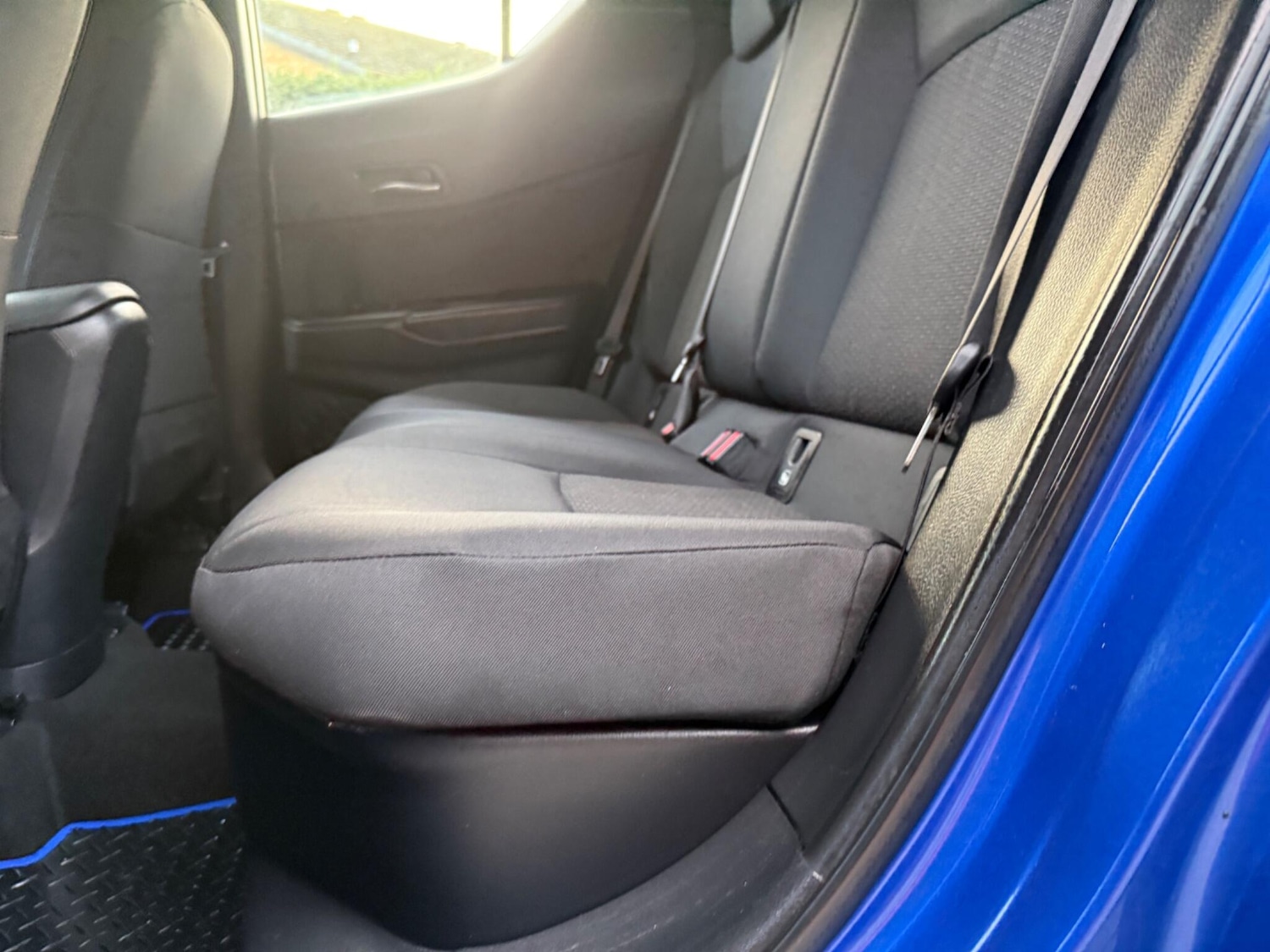 Used Toyota C-HR 2017 for sale - 76714875: Photo 15