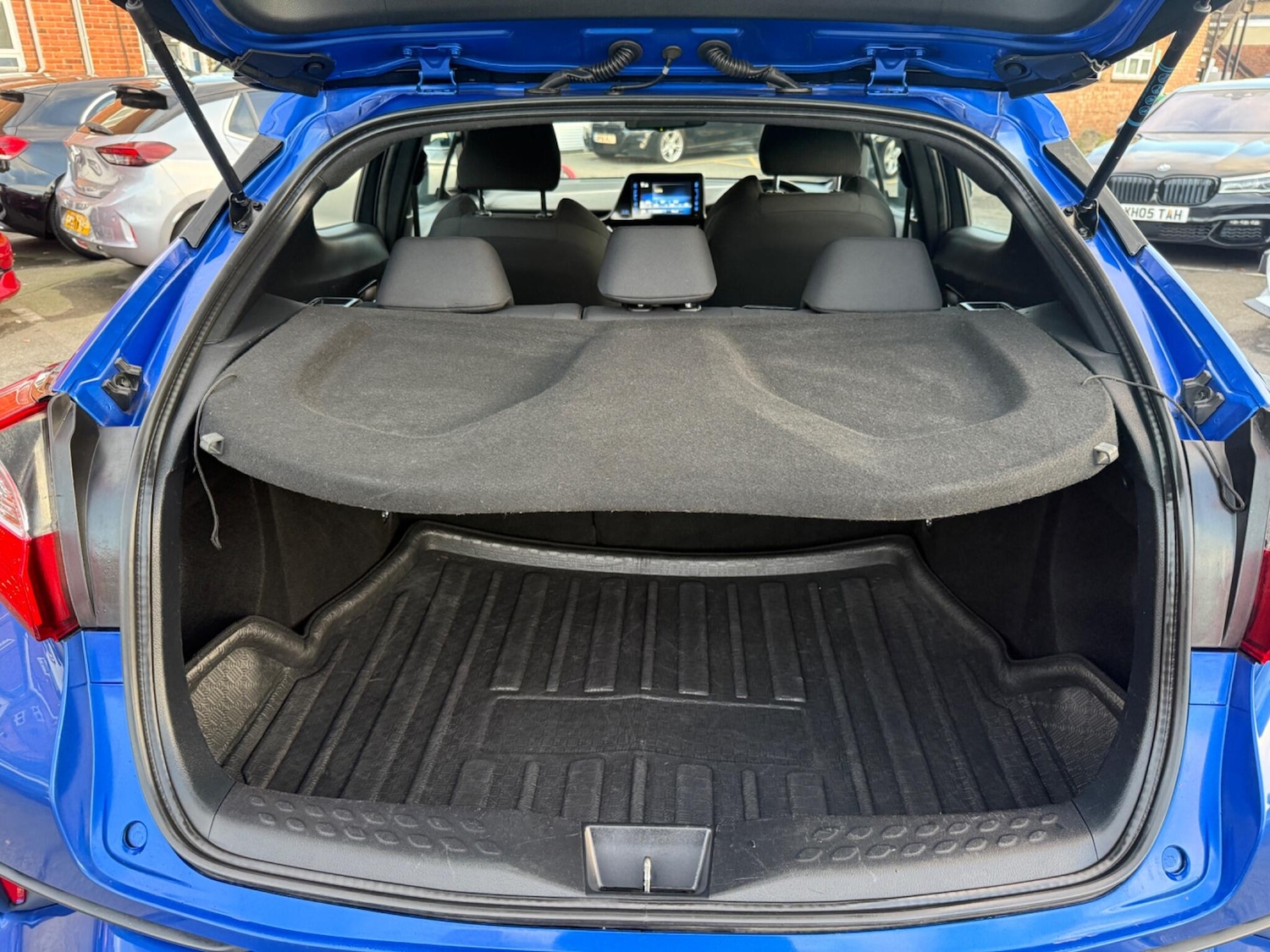 Used Toyota C-HR 2017 for sale - 76714875: Photo 23