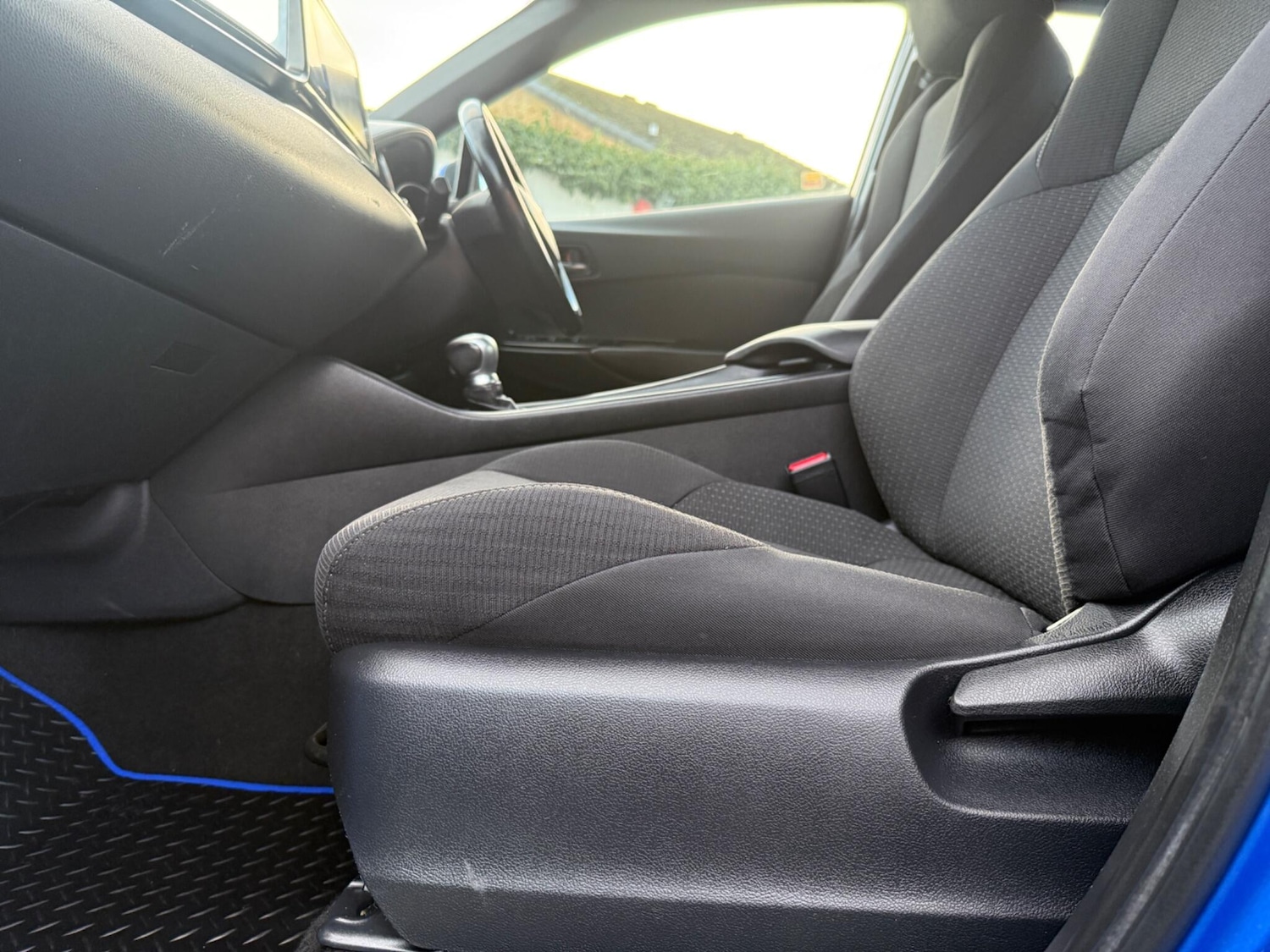 Used Toyota C-HR 2017 for sale - 76714875: Photo 26