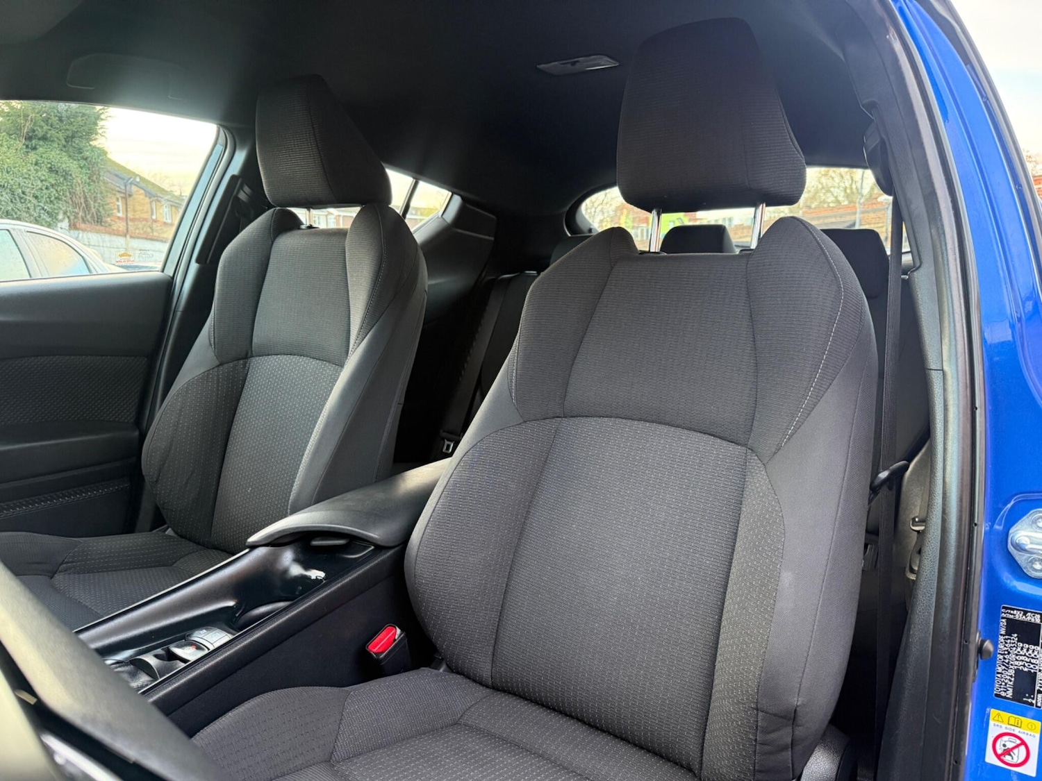 Used Toyota C-HR 2017 for sale - 76714875: Photo 27