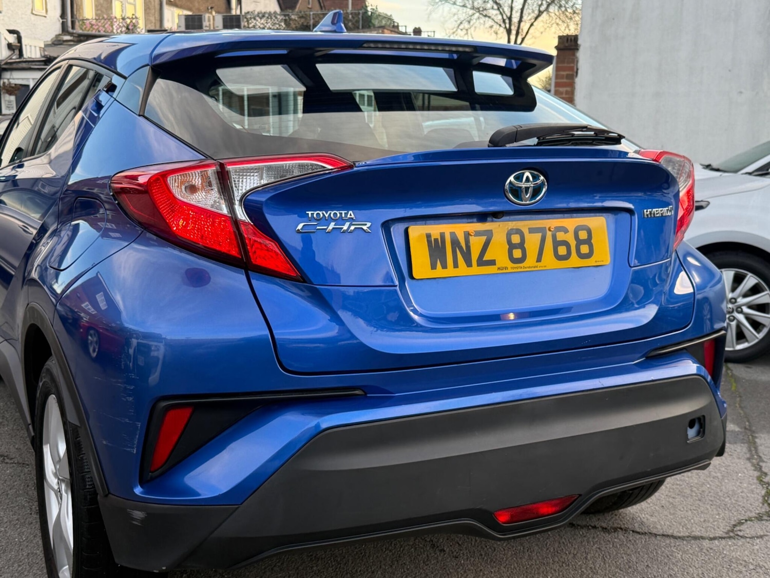 Used Toyota C-HR 2017 for sale - 76714875: Photo 3