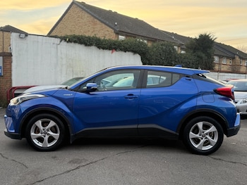 Used Toyota C-HR 2017 for sale - 76714875: Photo