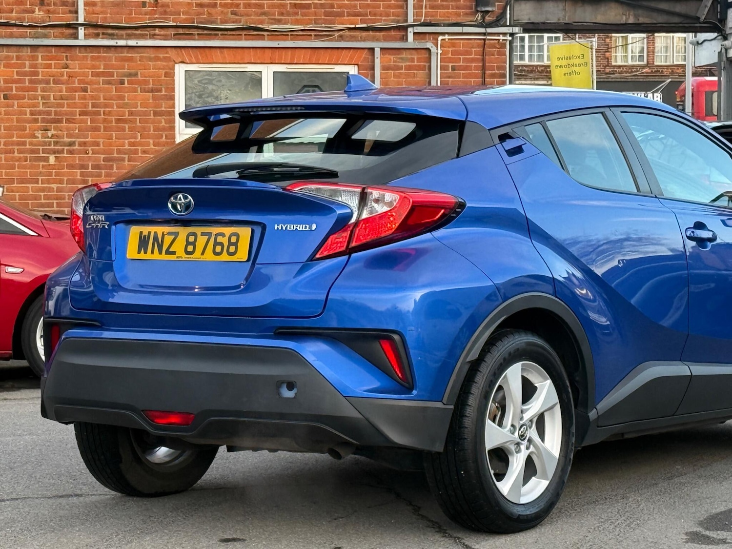 Used Toyota C-HR 2017 for sale - 76714875: Photo 8