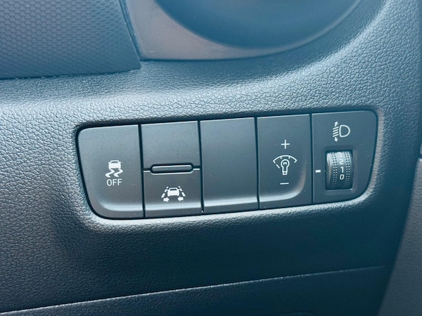 Used Hyundai KONA 2018 for sale - 74908197: Photo 38