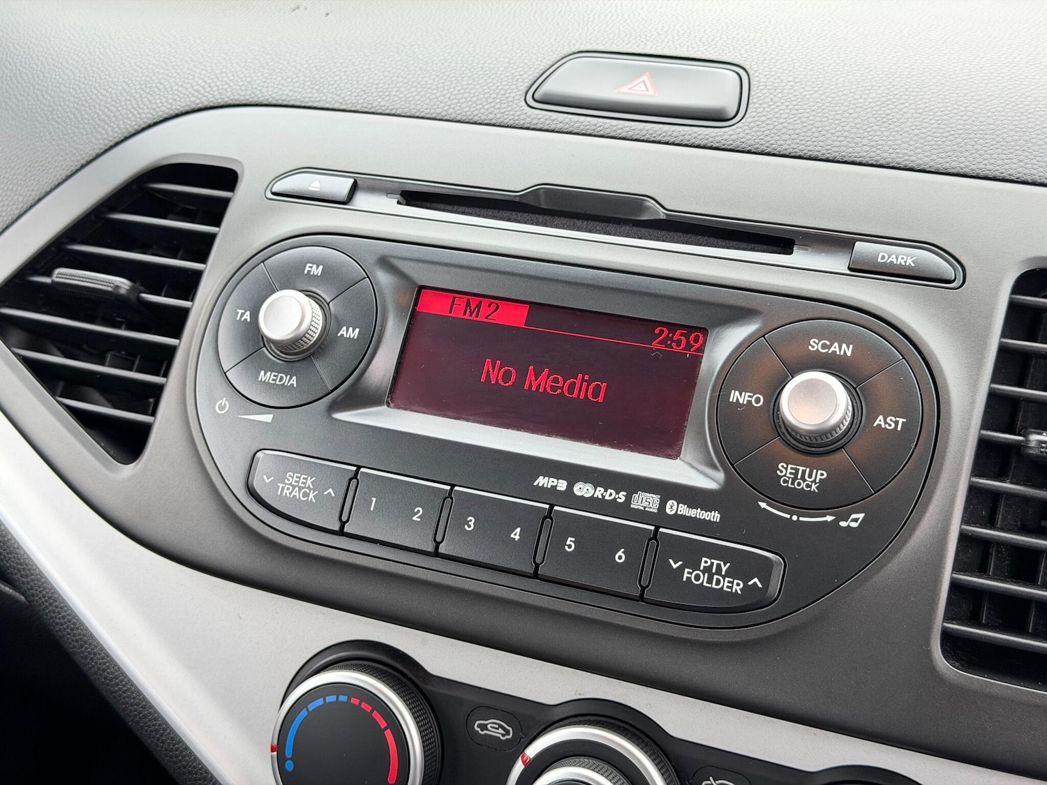 Used Kia Picanto 2012 for sale - 76246777: Photo 32