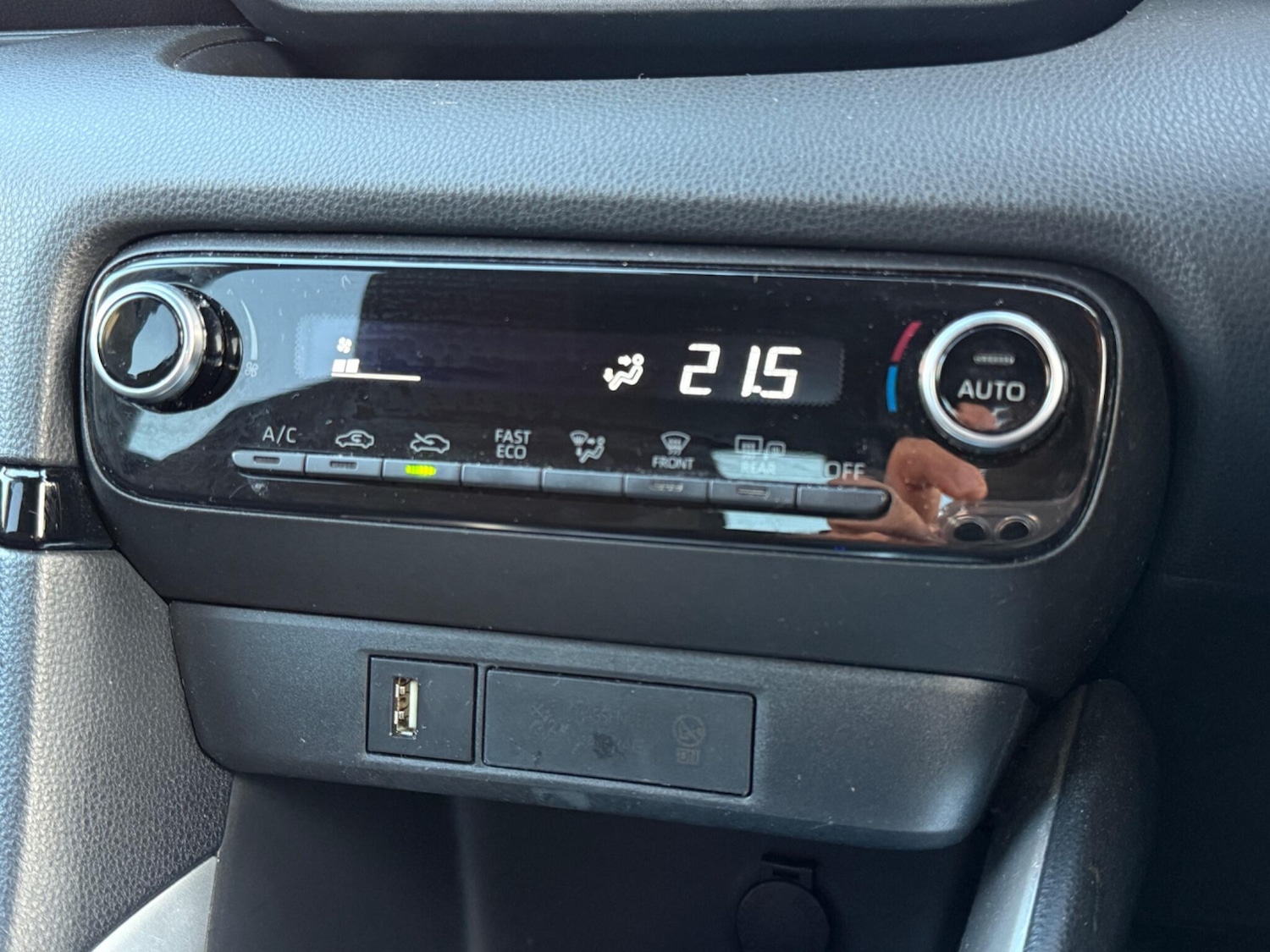 Used Toyota Yaris 2021 for sale - 76606966: Photo 34