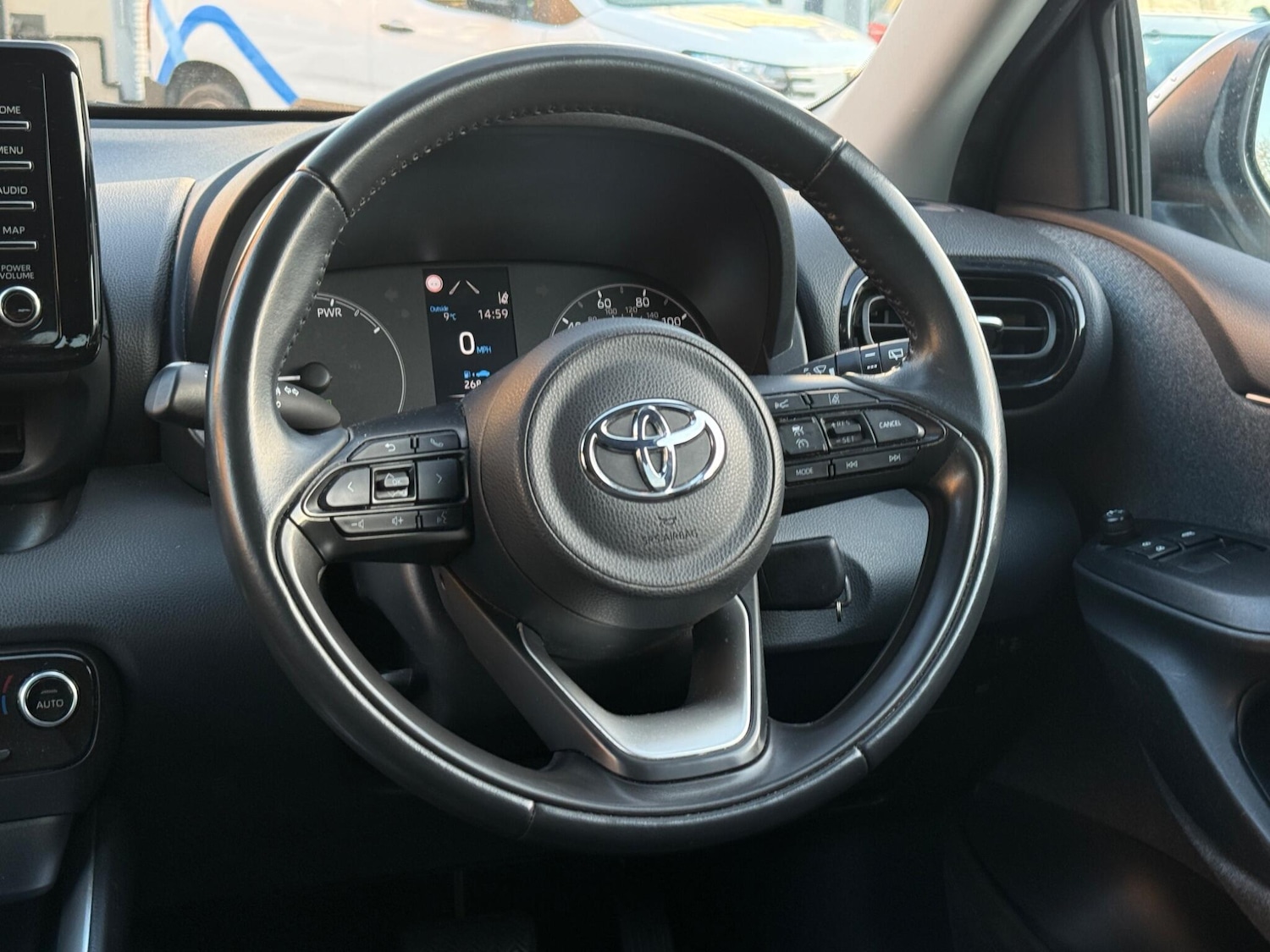Used Toyota Yaris 2021 for sale - 76606966: Photo 42