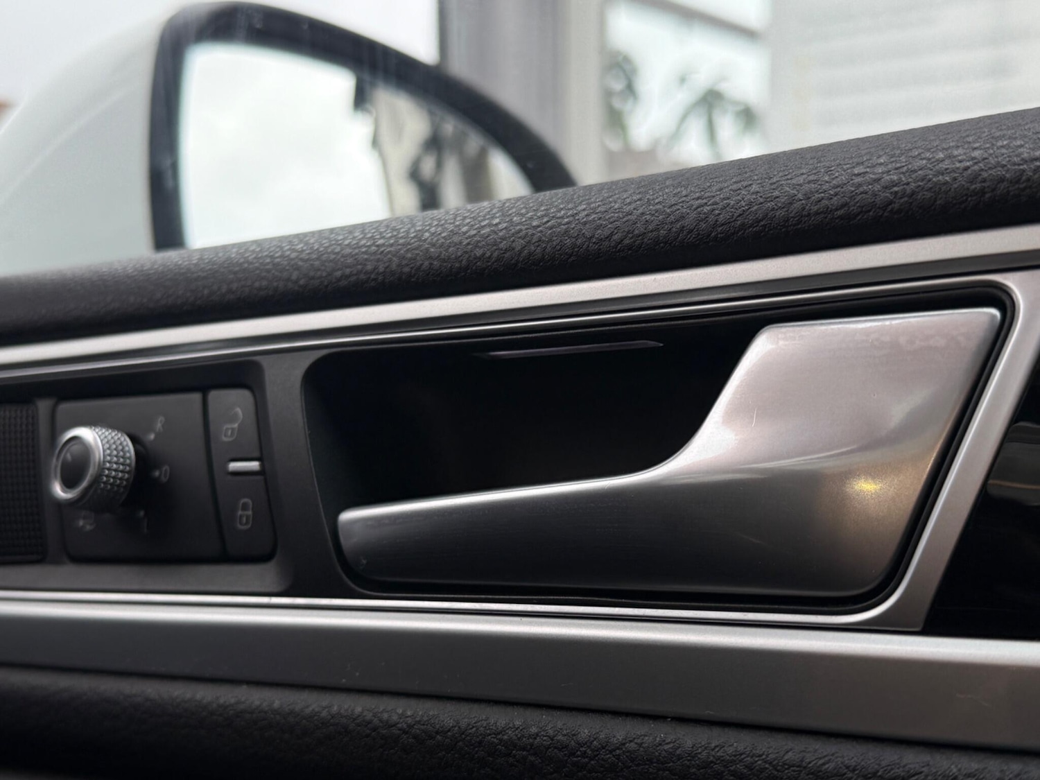 Used Volkswagen Touareg 2017 for sale - 77612799: Photo 28