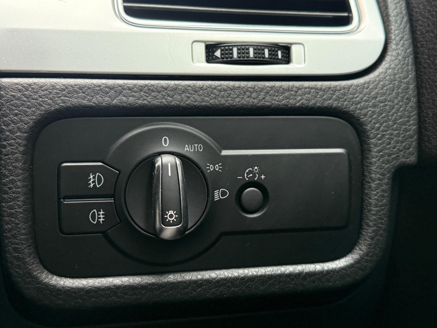 Used Volkswagen Touareg 2017 for sale - 77612799: Photo 29