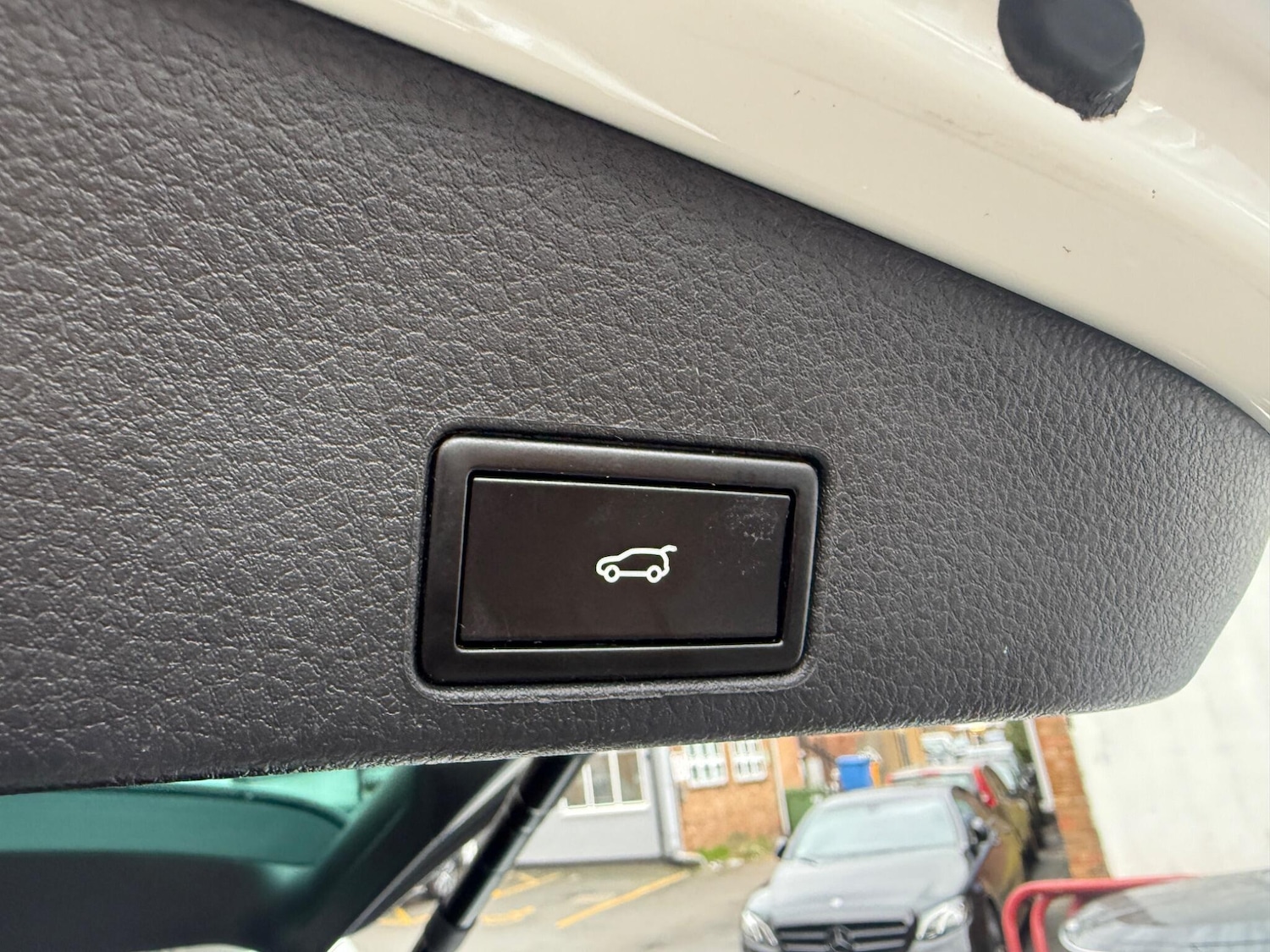 Used Volkswagen Touareg 2017 for sale - 77612799: Photo 32