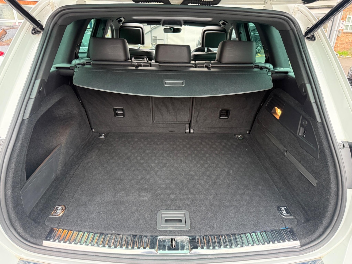 Used Volkswagen Touareg 2017 for sale - 77612799: Photo 41