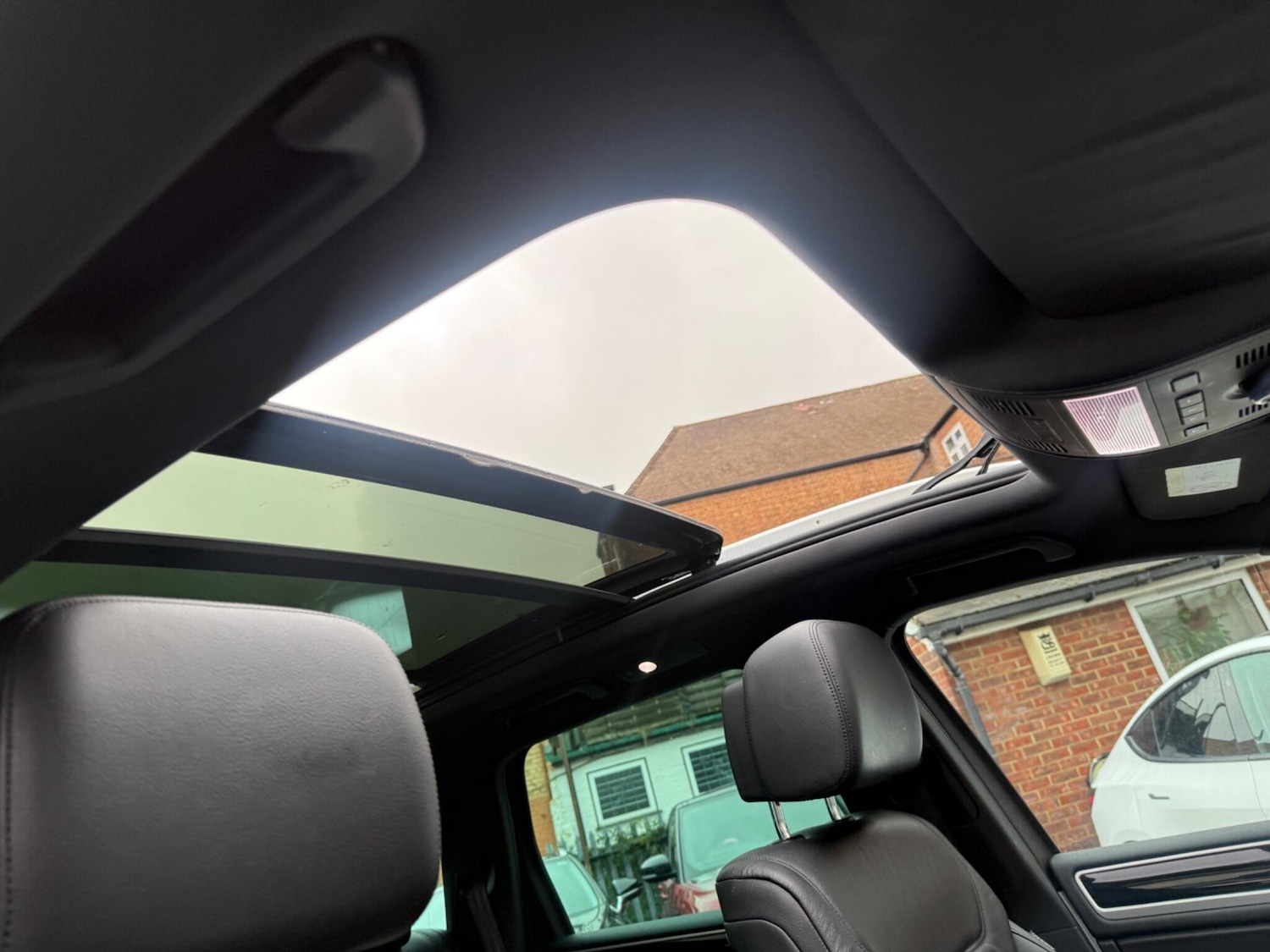 Used Volkswagen Touareg 2017 for sale - 77612799: Photo 43