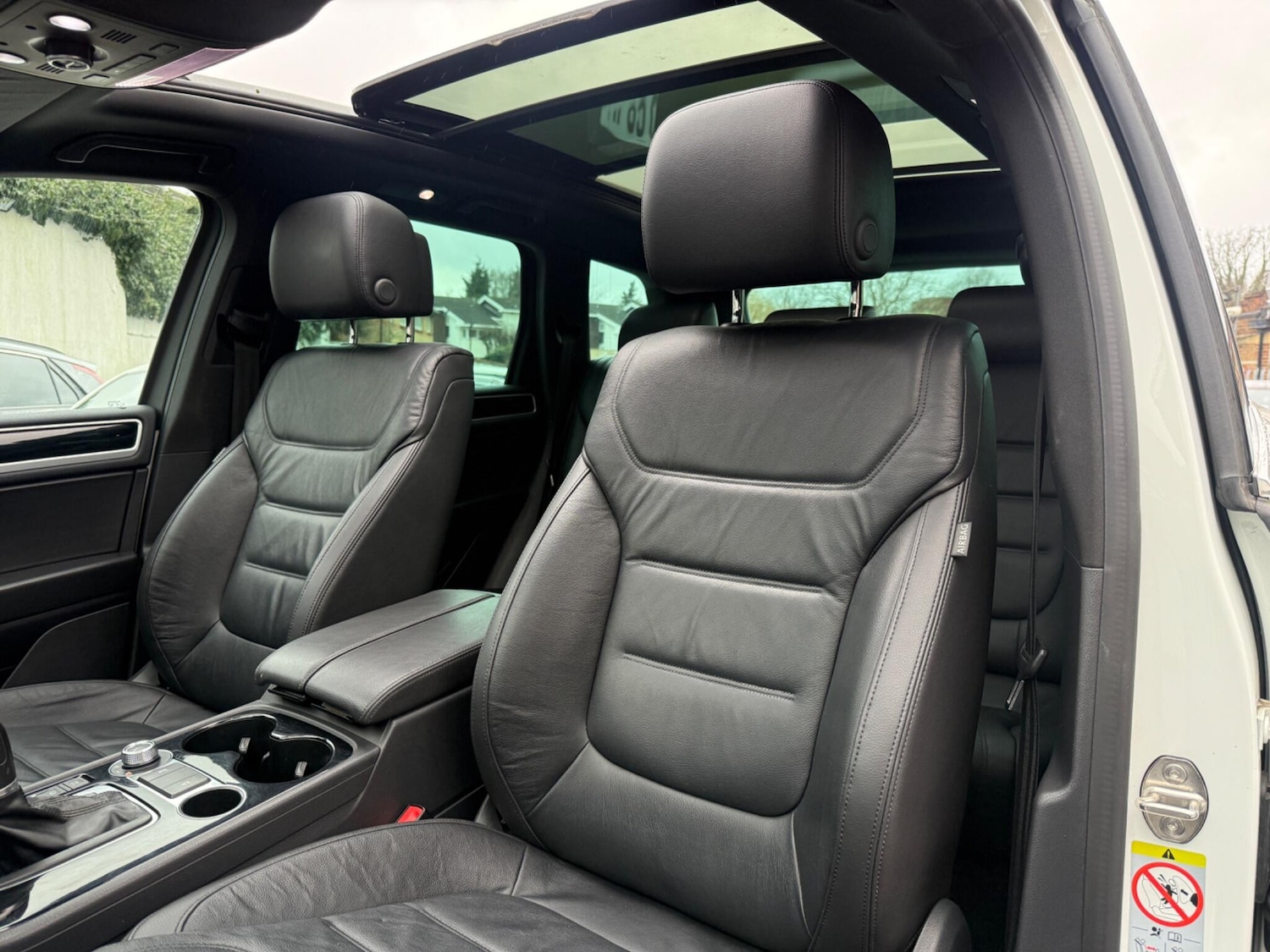 Used Volkswagen Touareg 2017 for sale - 77612799: Photo 46