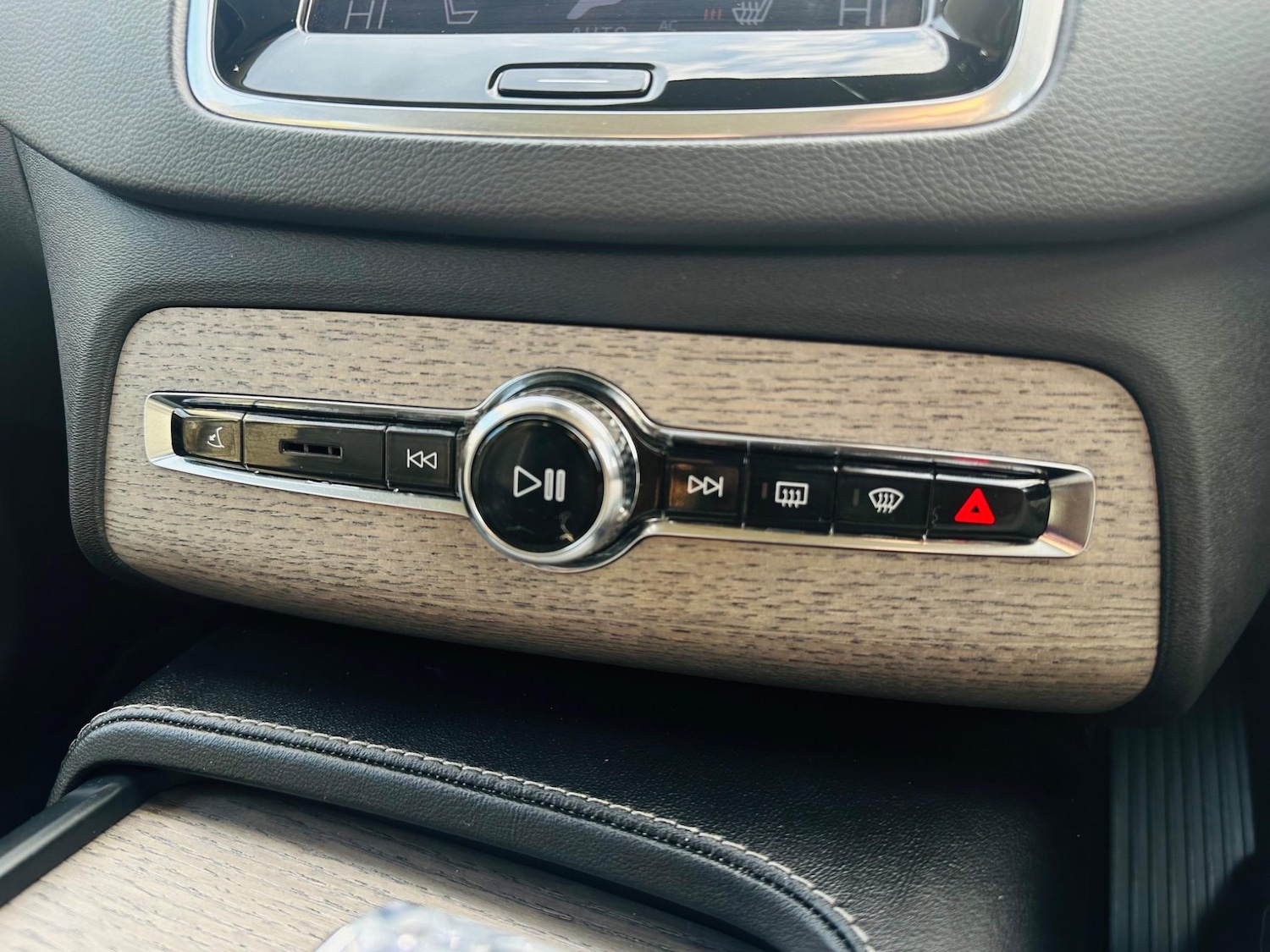 Used Volvo XC90 2021 for sale - 76991321: Photo 32