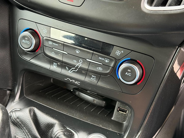 Used Ford Focus 2015 for sale - 76306730: Photo 16