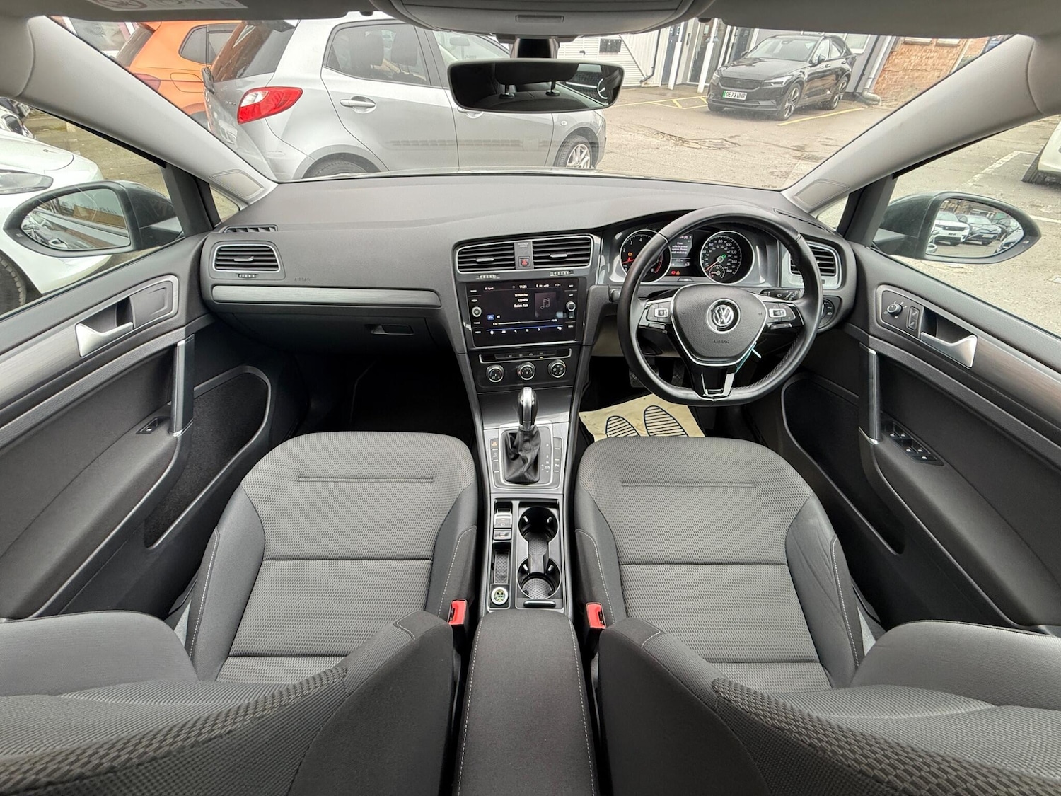 Used Volkswagen Golf 2018 for sale - 77853808: Photo 21