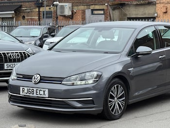 Used Volkswagen Golf 2018 for sale - 77853808: Photo