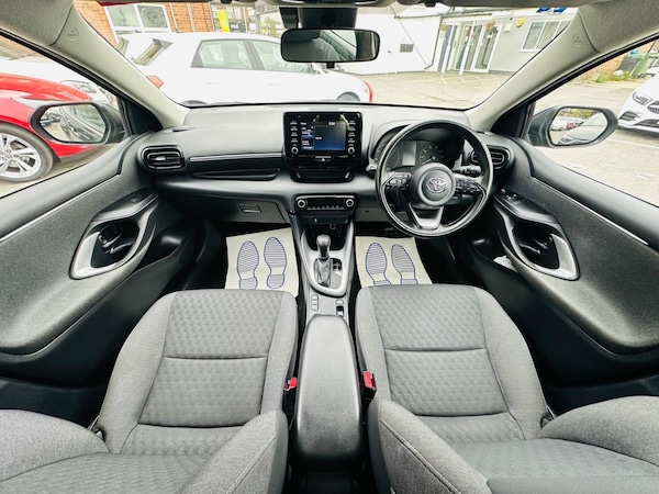 Used Toyota Yaris 2020 for sale - 76314451: Photo 17