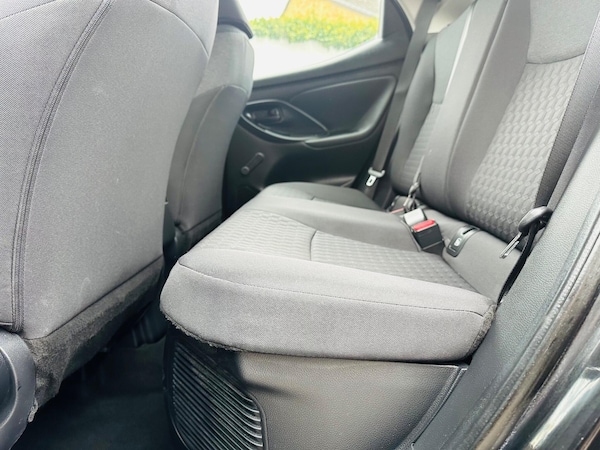Used Toyota Yaris 2020 for sale - 76314451: Photo 21