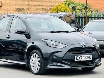 Used Toyota Yaris 2020 for sale - 76314451: Photo 2