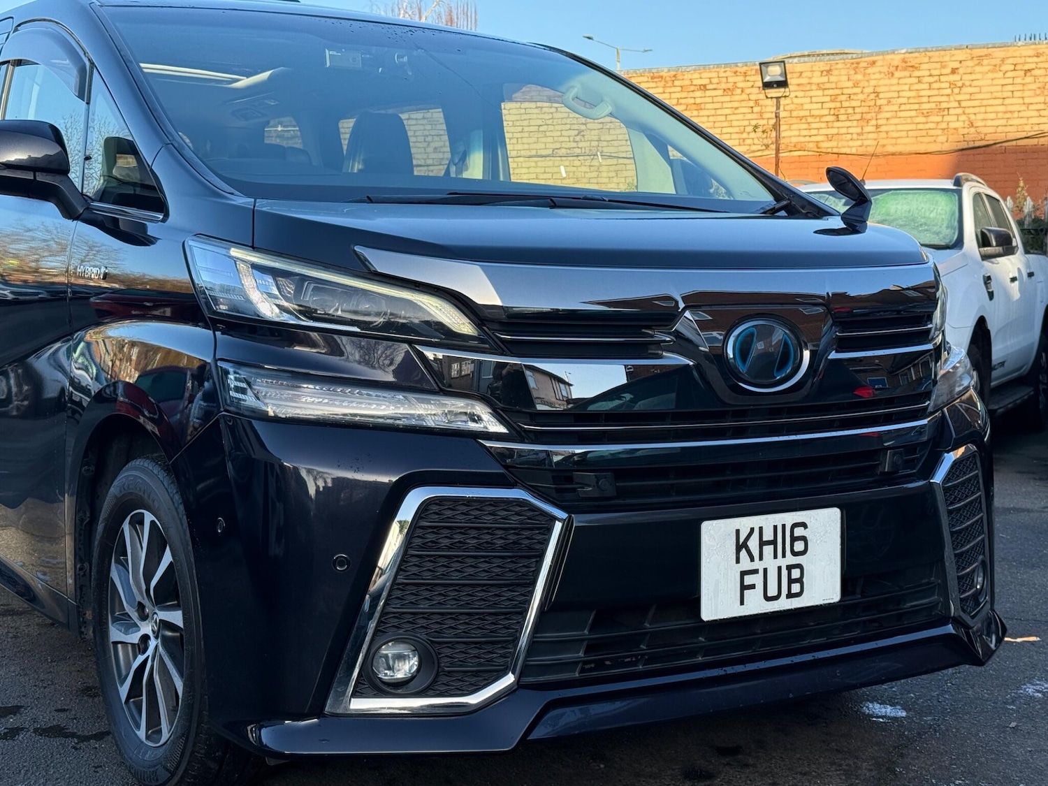 Used Toyota Vellfire 2025 for sale - 77016326: Photo 2