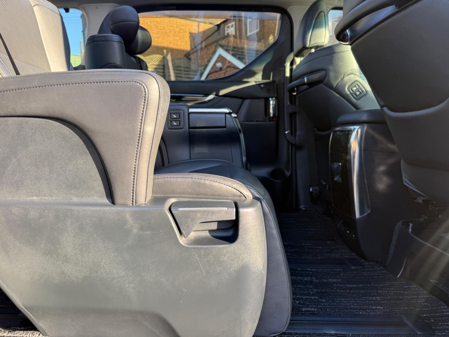 Used Toyota Vellfire 2025 for sale - 77016326: Photo 28