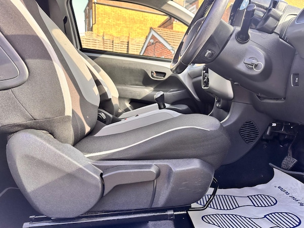 Used Toyota AYGO 2015 for sale - 76099076: Photo 18