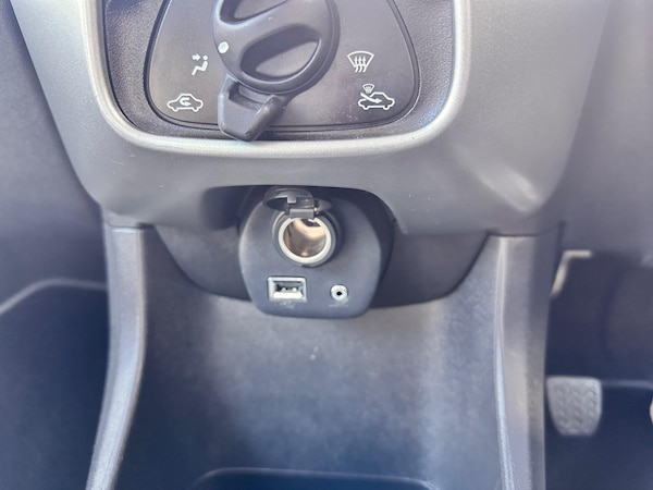 Used Toyota AYGO 2015 for sale - 76099076: Photo 23