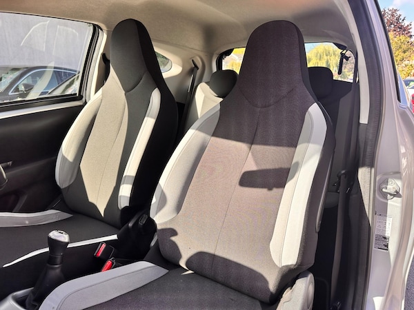 Used Toyota AYGO 2015 for sale - 76099076: Photo 33
