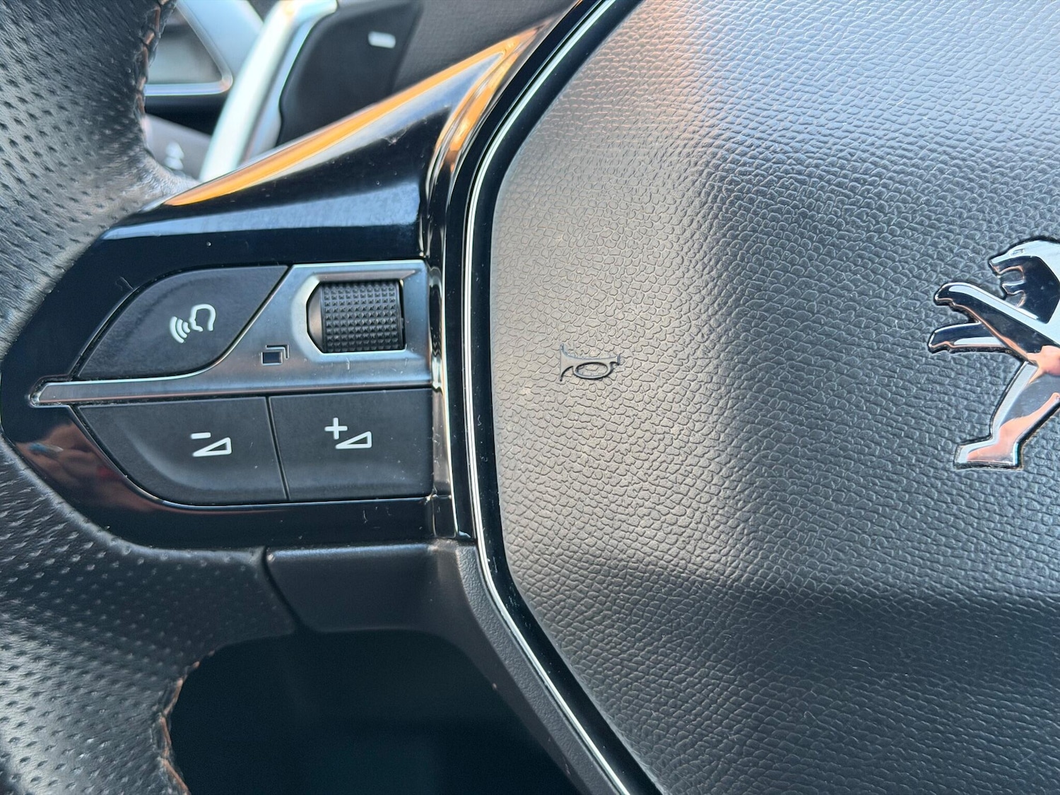 Used Peugeot 3008 2020 for sale - 76634130: Photo 23