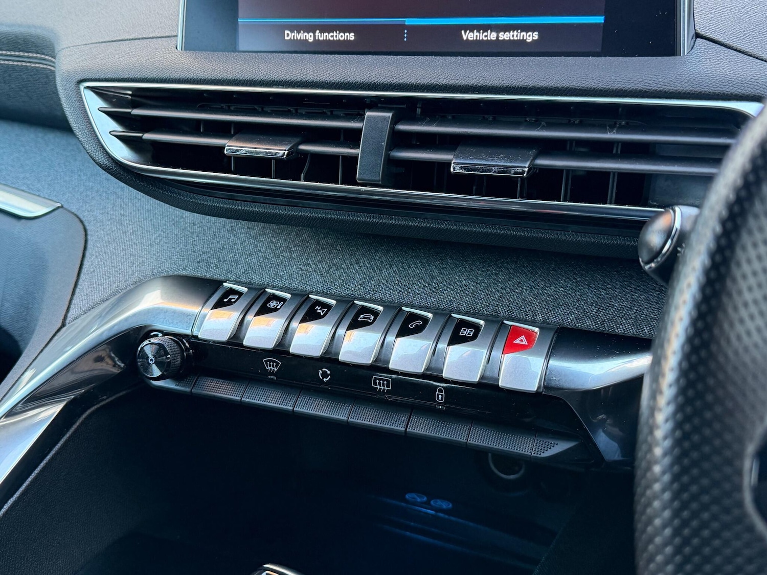 Used Peugeot 3008 2020 for sale - 76634130: Photo 24