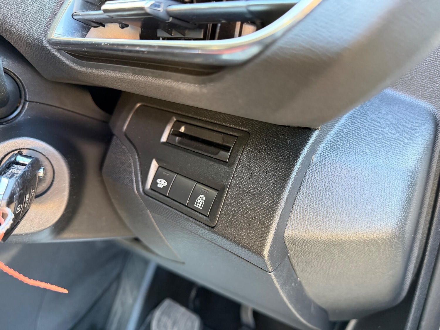 Used Peugeot 3008 2020 for sale - 76634130: Photo 25