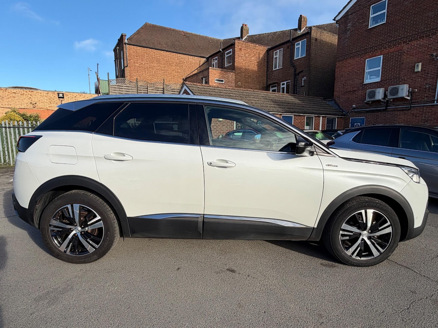 Used Peugeot 3008 2020 for sale - 76634130: Photo 9