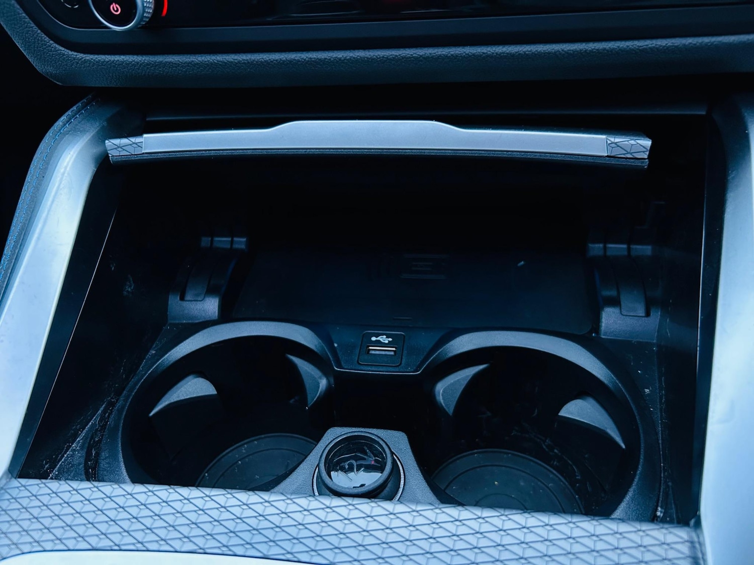 Used BMW i4 2024 for sale - 76994654: Photo 40