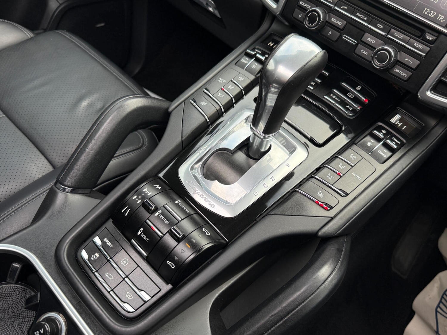 Used Porsche Cayenne 2013 for sale - 77242657: Photo 22