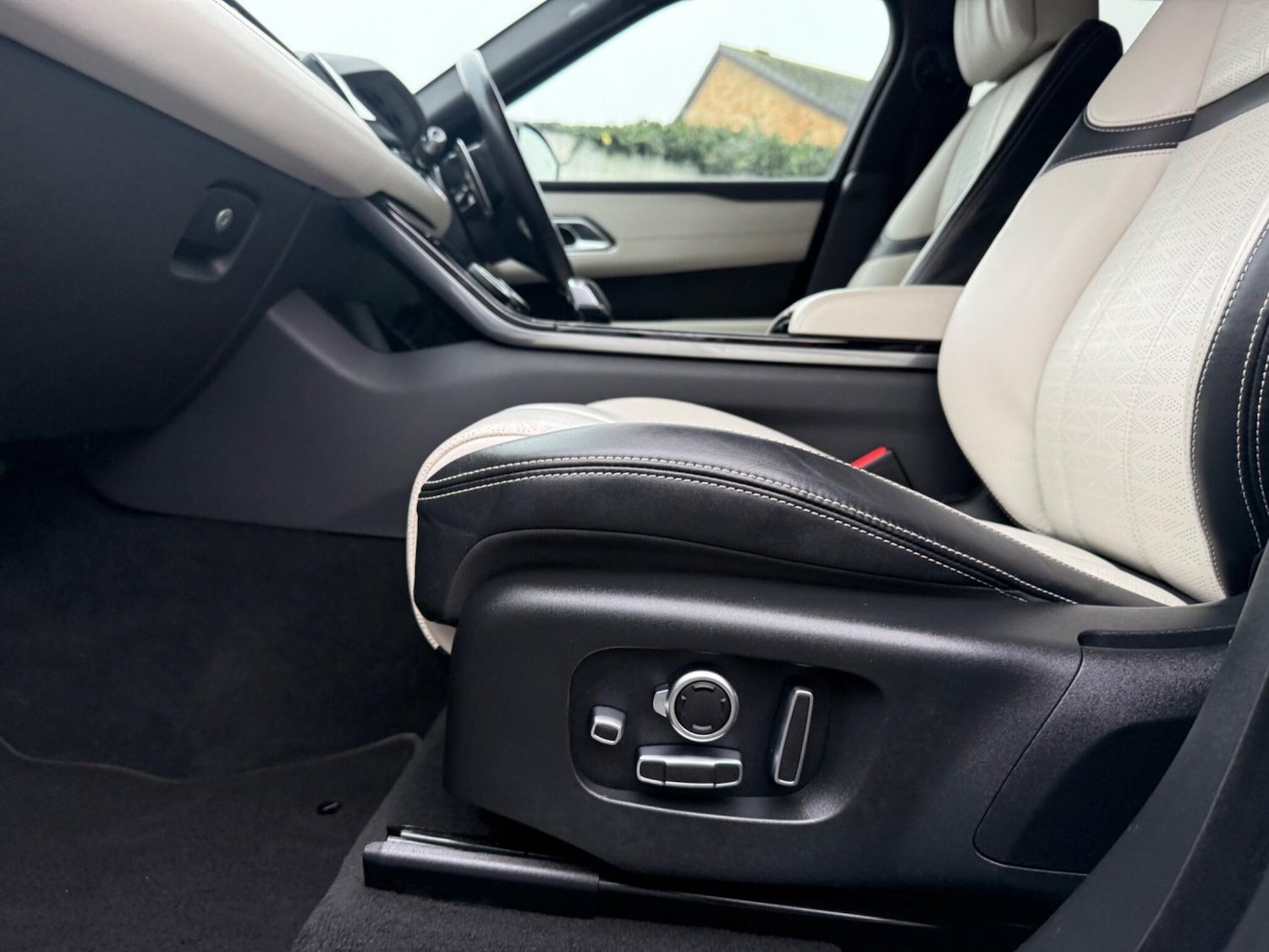 Used Land Rover Range Rover Velar for sale - 77143476: Photo 49