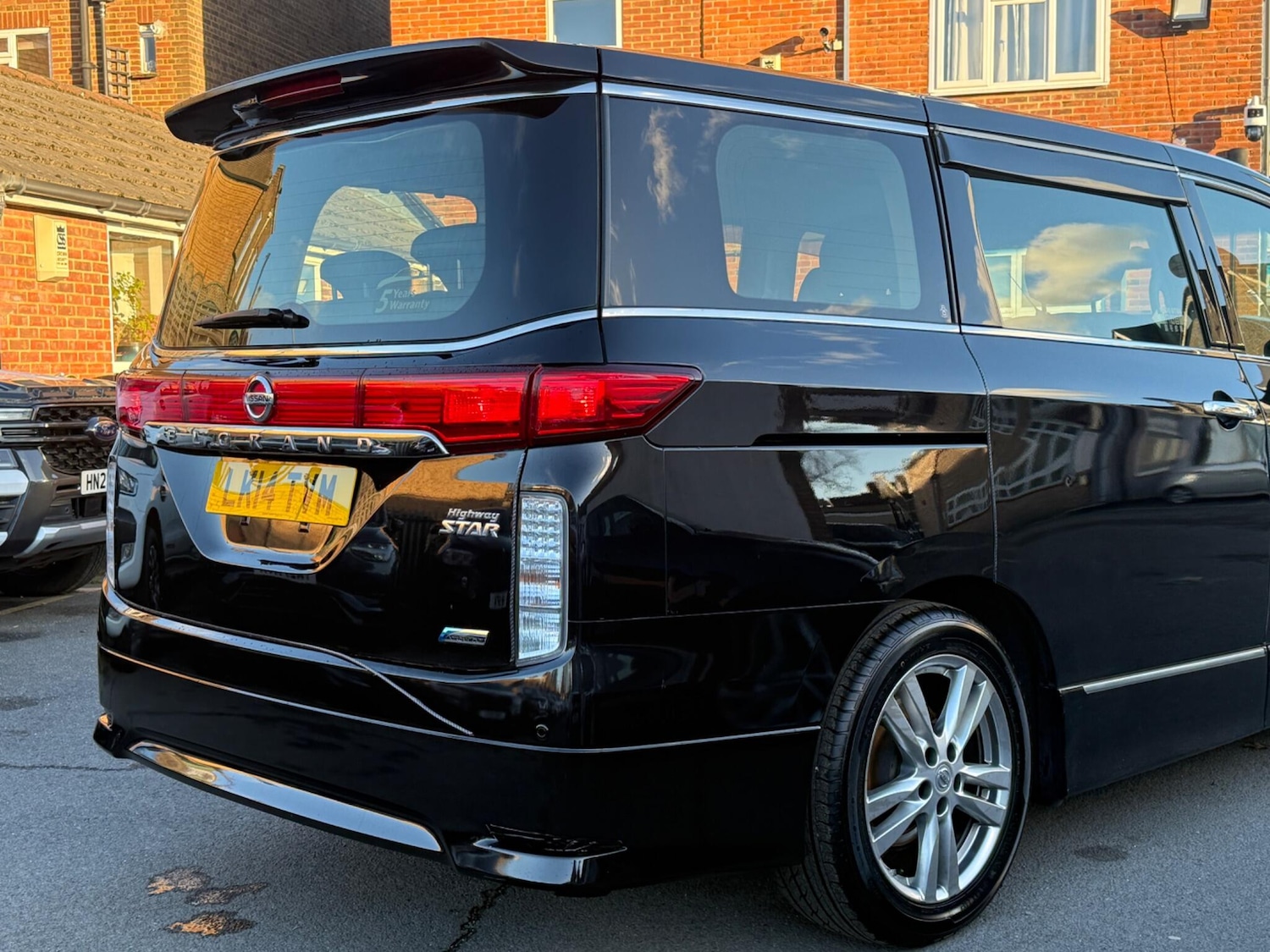 Used Nissan Elgrand 2025 for sale - 76728569: Photo 12