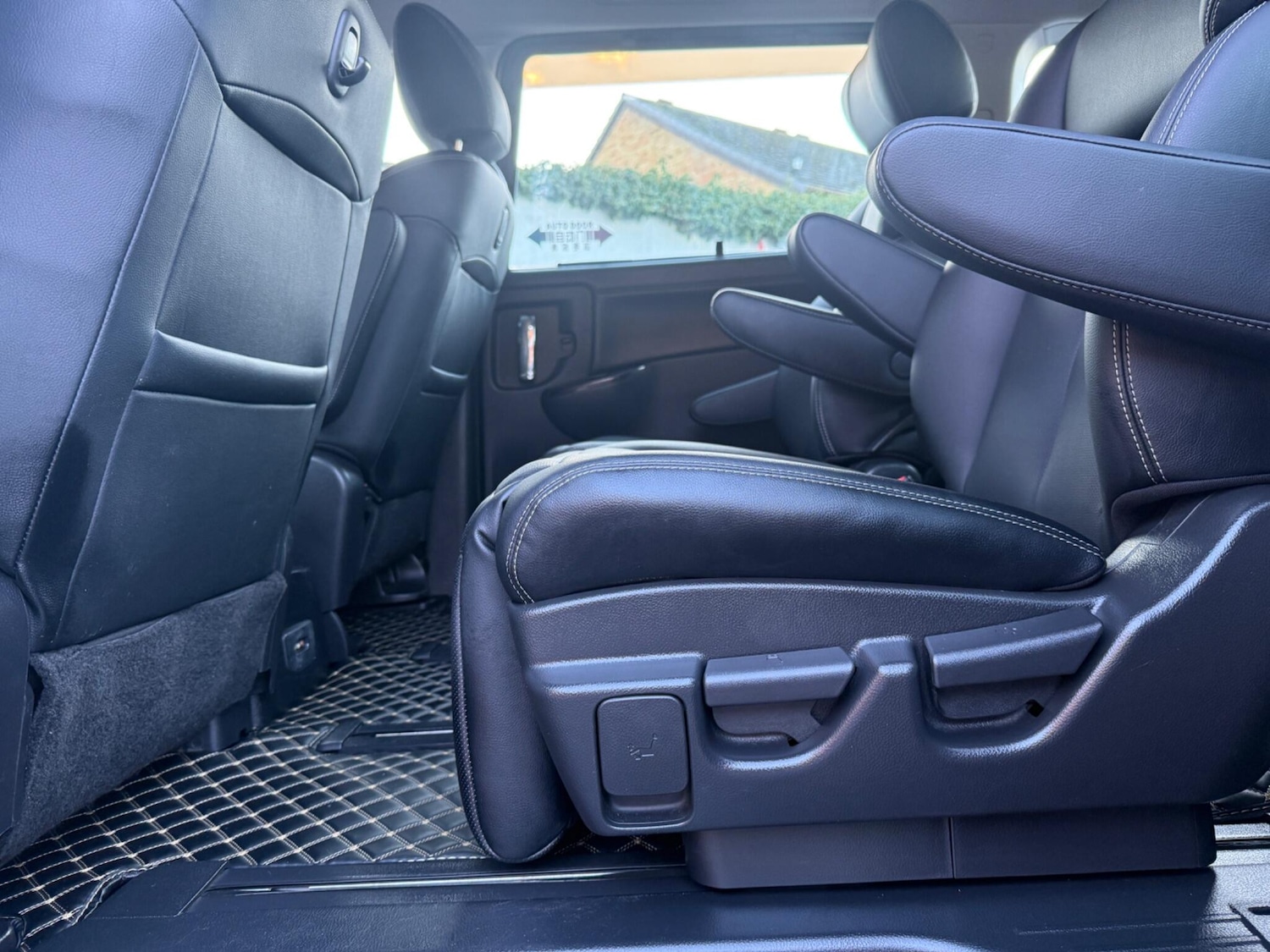 Used Nissan Elgrand 2025 for sale - 76728569: Photo 22