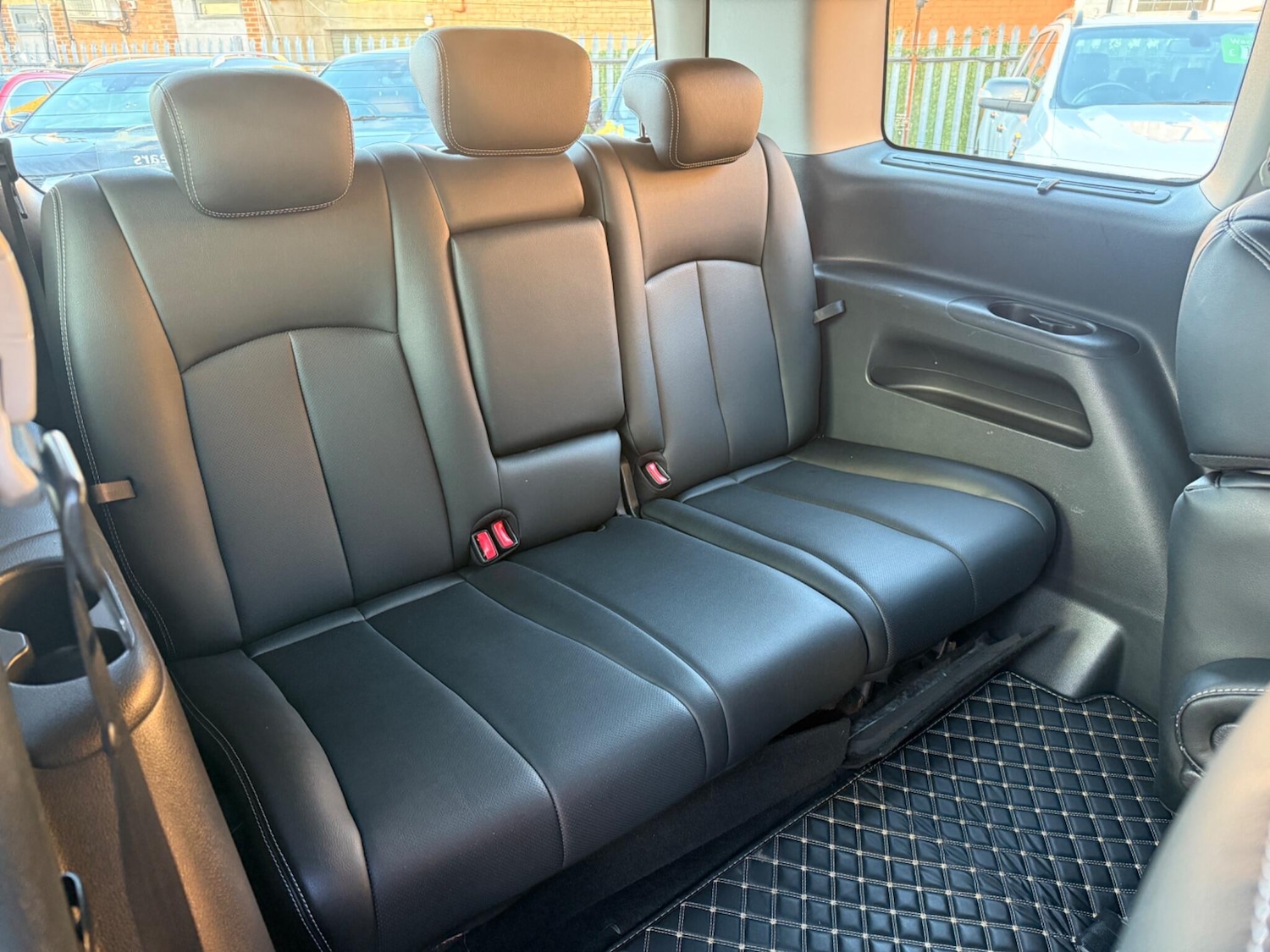 Used Nissan Elgrand 2025 for sale - 76728569: Photo 24