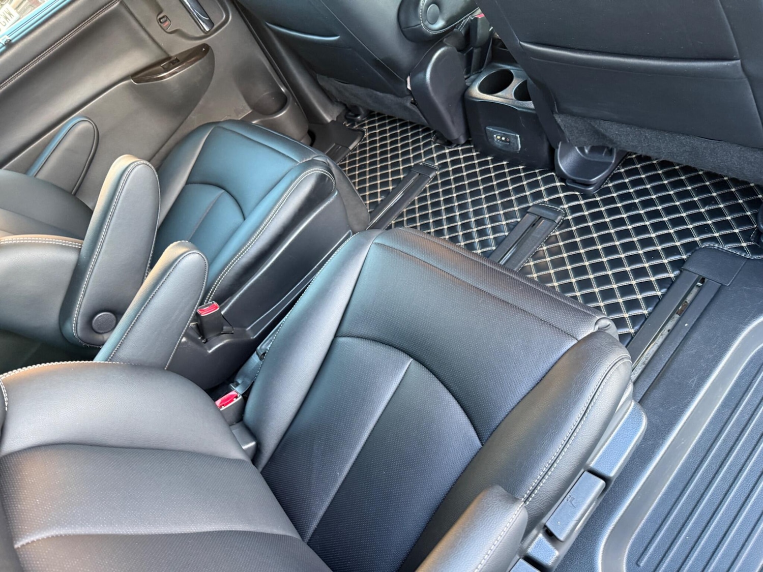 Used Nissan Elgrand 2025 for sale - 76728569: Photo 50