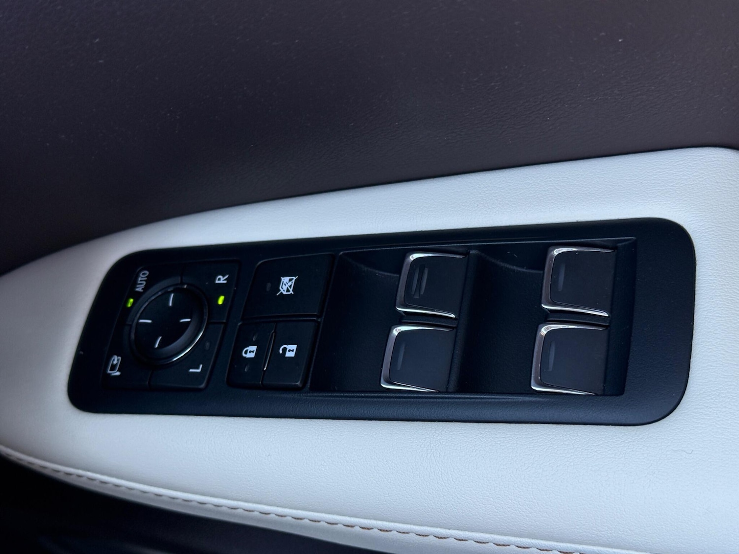 Used Lexus RX L 2018 for sale - 76781379: Photo 30