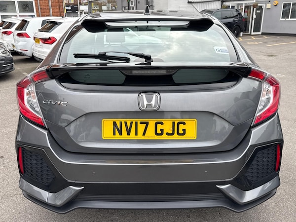 Used Honda Civic 2017 for sale - 76084990: Photo 12