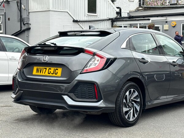 Used Honda Civic 2017 for sale - 76084990: Photo 14