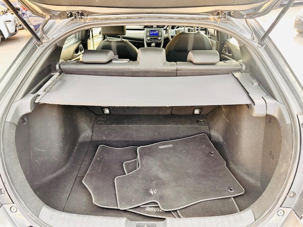 Used Honda Civic 2017 for sale - 76084990: Photo 19