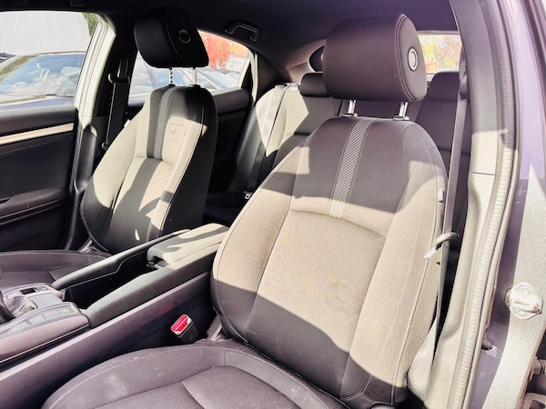 Used Honda Civic 2017 for sale - 76084990: Photo 20