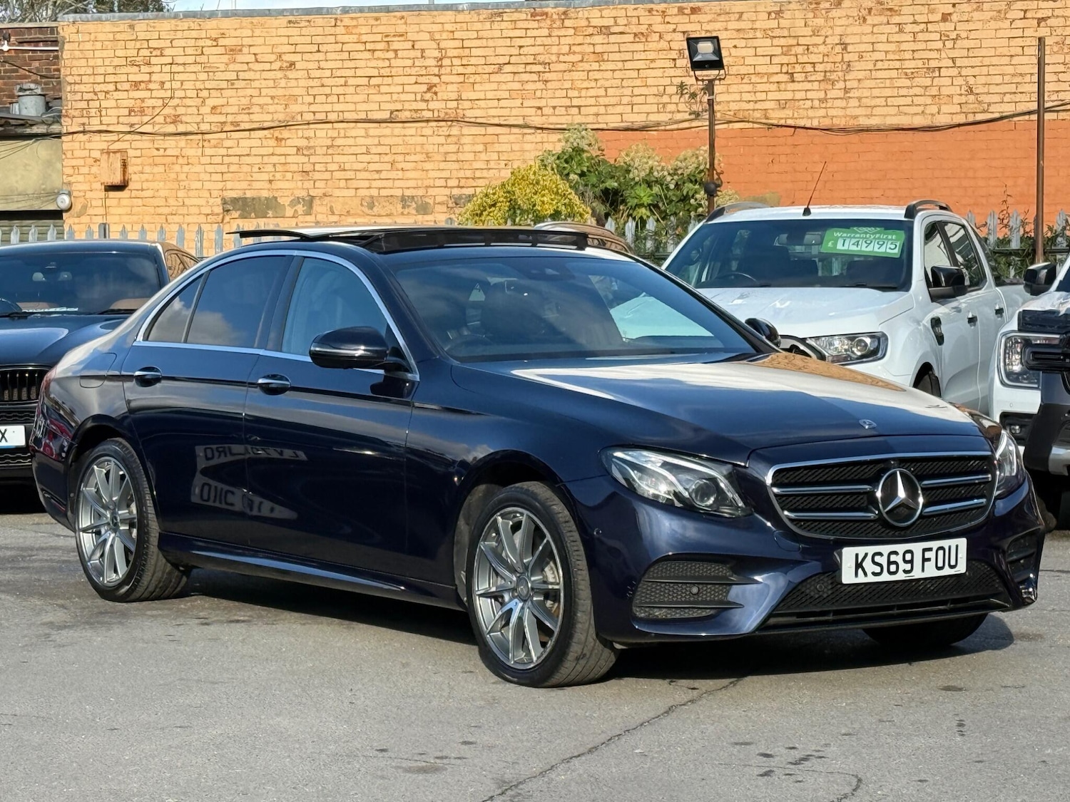 Used Mercedes-Benz E Class 2019 for sale - 77400452: Photo 2