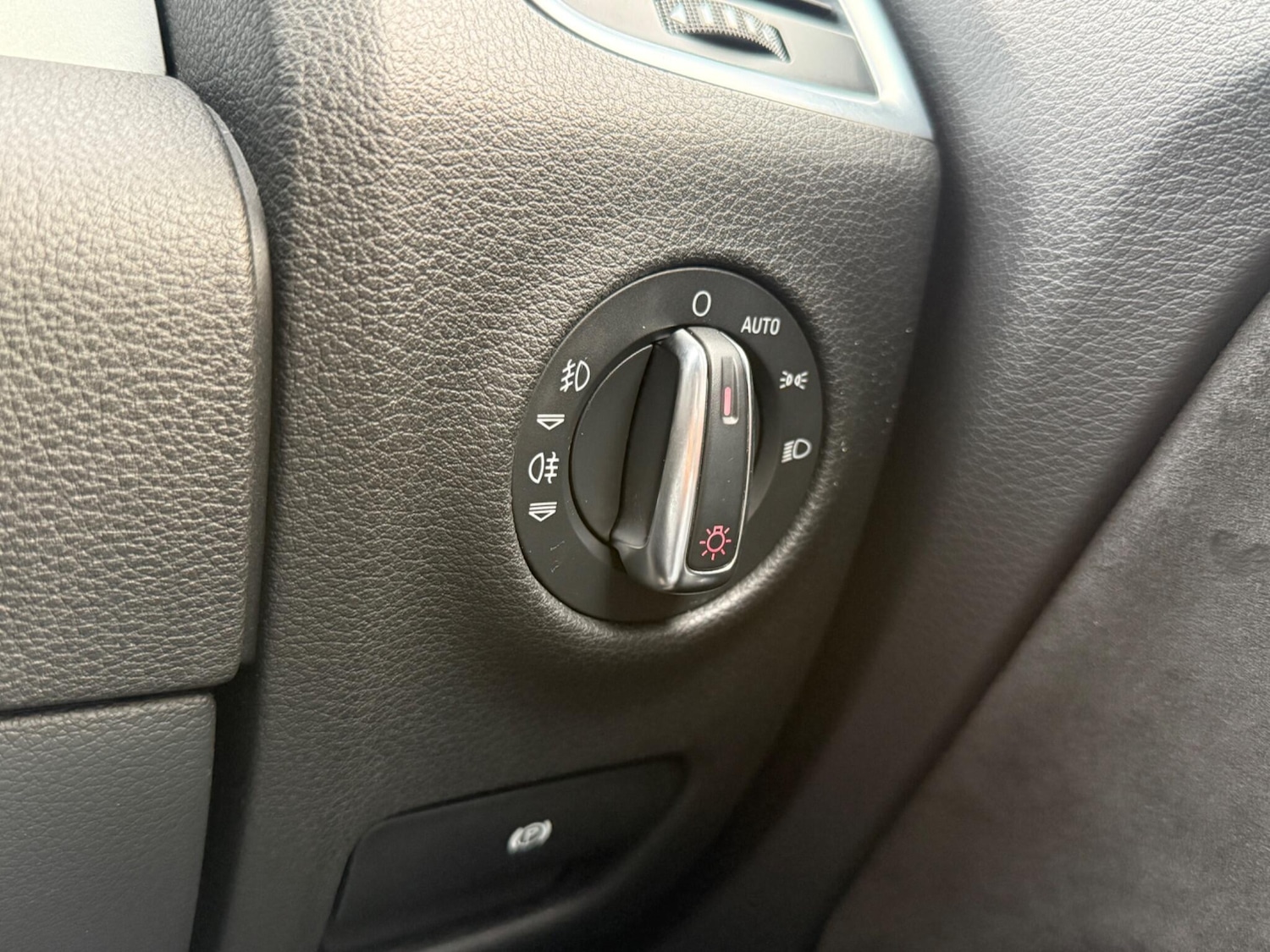 Used Audi Q7 2014 for sale - 76527844: Photo 28